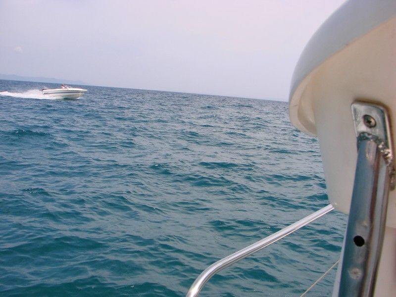 Si le navire non privilégié ne manoeuvre pas, que faites-vous ?